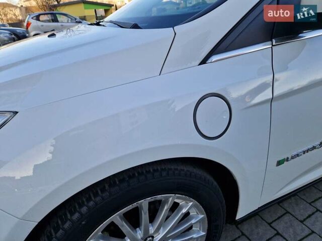 Білий Форд Фокус, об'ємом двигуна 0 л та пробігом 65 тис. км за 5999 $, фото 21 на Automoto.ua