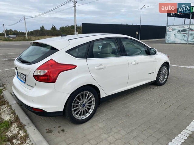 Білий Форд Фокус, об'ємом двигуна 0 л та пробігом 58 тис. км за 8500 $, фото 2 на Automoto.ua