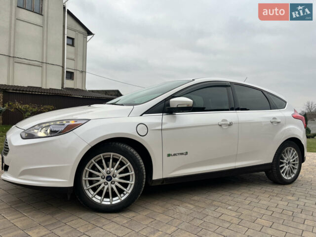 Білий Форд Фокус, об'ємом двигуна 0 л та пробігом 99 тис. км за 8400 $, фото 7 на Automoto.ua