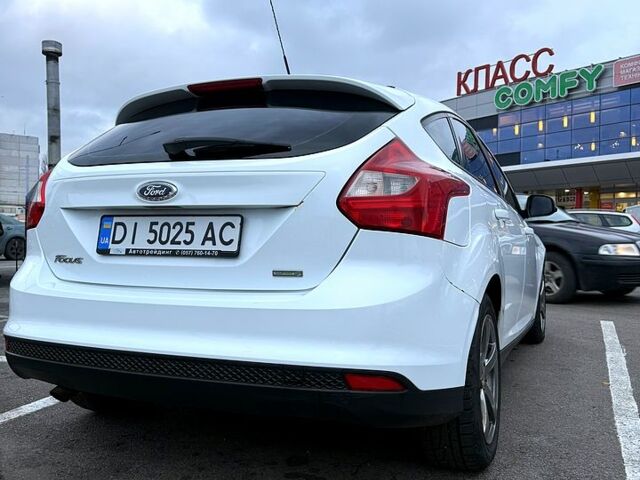 Білий Форд Фокус, об'ємом двигуна 1 л та пробігом 136 тис. км за 6000 $, фото 2 на Automoto.ua