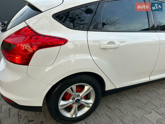 Белый Форд Фокус, объемом двигателя 2 л и пробегом 307 тыс. км за 6800 $, фото 3 на Automoto.ua