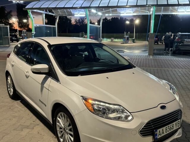 Білий Форд Фокус, об'ємом двигуна 0 л та пробігом 97 тис. км за 5600 $, фото 2 на Automoto.ua