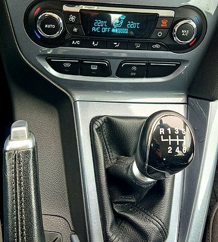 Белый Форд Фокус, объемом двигателя 1 л и пробегом 14400 тыс. км за 7200 $, фото 6 на Automoto.ua