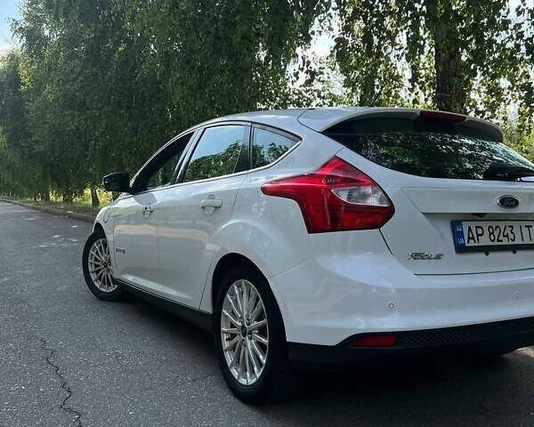 Белый Форд Фокус, объемом двигателя 0 л и пробегом 155 тыс. км за 6900 $, фото 6 на Automoto.ua