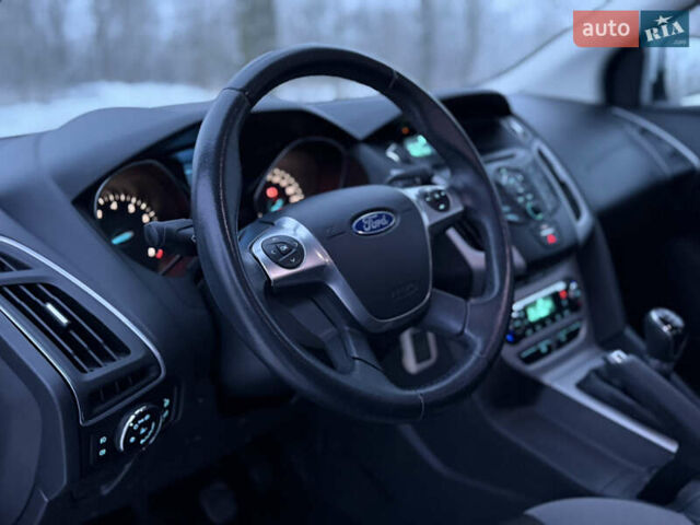 Білий Форд Фокус, об'ємом двигуна 1 л та пробігом 55 тис. км за 7900 $, фото 17 на Automoto.ua
