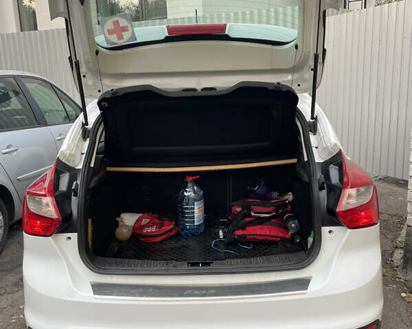 Белый Форд Фокус, объемом двигателя 1 л и пробегом 164 тыс. км за 5850 $, фото 3 на Automoto.ua