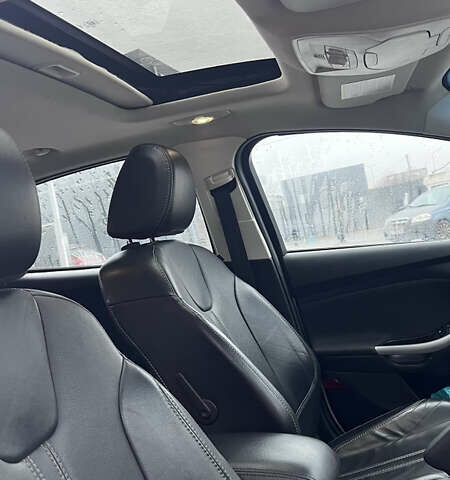 Белый Форд Фокус, объемом двигателя 2 л и пробегом 212 тыс. км за 8000 $, фото 9 на Automoto.ua