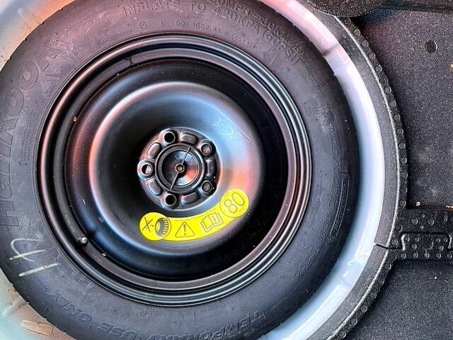 Белый Форд Фокус, объемом двигателя 1 л и пробегом 85 тыс. км за 6999 $, фото 6 на Automoto.ua