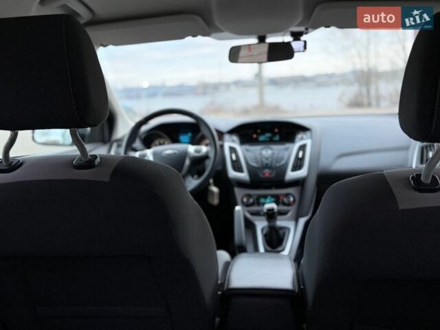 Білий Форд Фокус, об'ємом двигуна 1 л та пробігом 55 тис. км за 6900 $, фото 51 на Automoto.ua