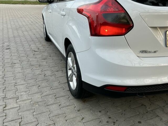 Белый Форд Фокус, объемом двигателя 2 л и пробегом 306 тыс. км за 6850 $, фото 4 на Automoto.ua