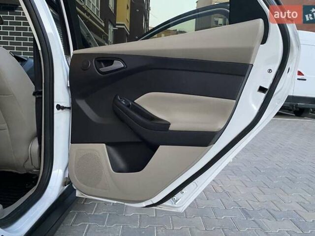 Белый Форд Фокус, объемом двигателя 0 л и пробегом 118 тыс. км за 7400 $, фото 11 на Automoto.ua