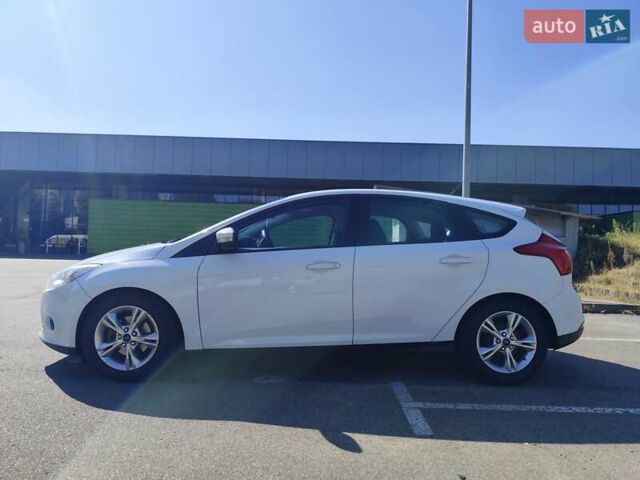 Белый Форд Фокус, объемом двигателя 2 л и пробегом 163 тыс. км за 7999 $, фото 3 на Automoto.ua