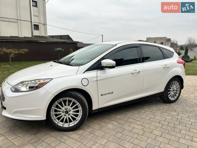 Білий Форд Фокус, об'ємом двигуна 0 л та пробігом 99 тис. км за 8400 $, фото 9 на Automoto.ua