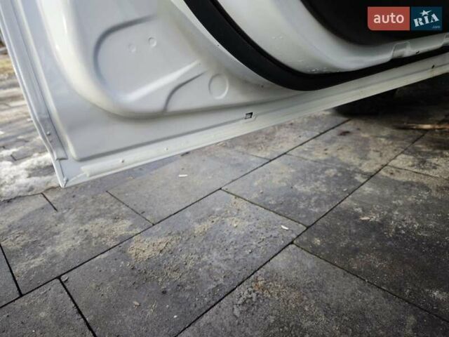Белый Форд Фокус, объемом двигателя 1 л и пробегом 147 тыс. км за 6100 $, фото 33 на Automoto.ua