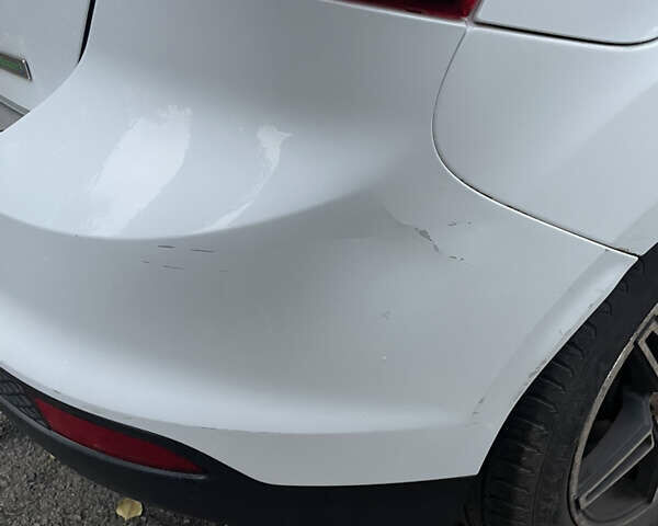 Белый Форд Фокус, объемом двигателя 1 л и пробегом 164 тыс. км за 5850 $, фото 11 на Automoto.ua