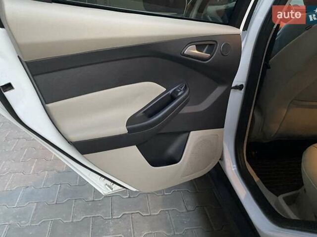 Белый Форд Фокус, объемом двигателя 0 л и пробегом 118 тыс. км за 7400 $, фото 18 на Automoto.ua