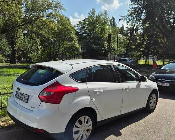 Белый Форд Фокус, объемом двигателя 1 л и пробегом 194 тыс. км за 6300 $, фото 1 на Automoto.ua