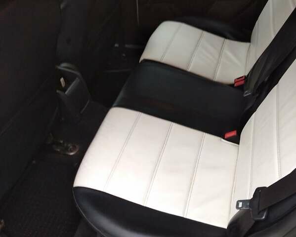 Білий Форд Фокус, об'ємом двигуна 1 л та пробігом 70 тис. км за 9500 $, фото 4 на Automoto.ua