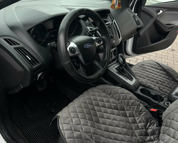 Белый Форд Фокус, объемом двигателя 2 л и пробегом 308 тыс. км за 5950 $, фото 8 на Automoto.ua