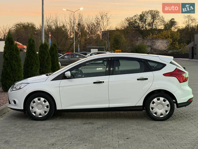 Форд Фокус 2014 в Одессе на Automoto.ua Белый Форд Фокус, объемом двигателя 1 л и пробегом 111 тыс. км за 5400 $, фото 5 на Automoto.ua