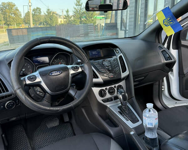 Білий Форд Фокус, об'ємом двигуна 2 л та пробігом 300 тис. км за 5300 $, фото 19 на Automoto.ua