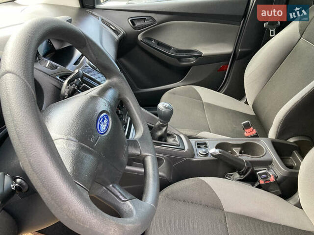 Форд Фокус 2014 в Одессе на Automoto.ua Белый Форд Фокус, объемом двигателя 1 л и пробегом 111 тыс. км за 4999 $, фото 13 на Automoto.ua