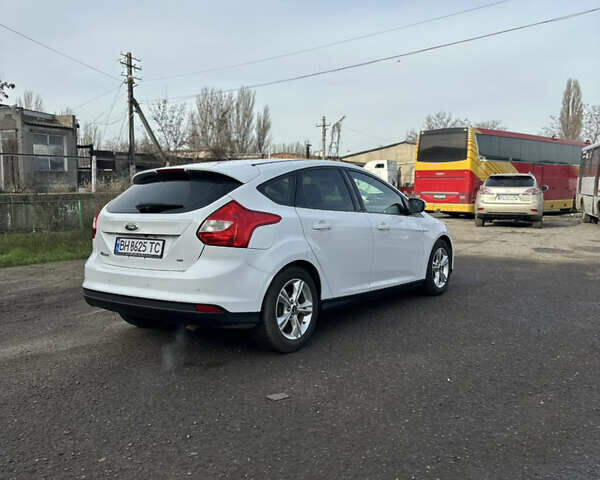 Белый Форд Фокус, объемом двигателя 2 л и пробегом 115 тыс. км за 7499 $, фото 2 на Automoto.ua