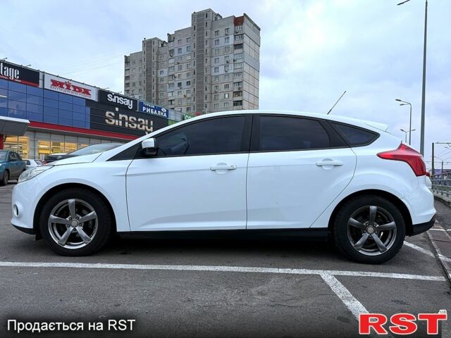 Білий Форд Фокус, об'ємом двигуна 1 л та пробігом 136 тис. км за 6000 $, фото 3 на Automoto.ua