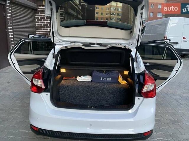 Білий Форд Фокус, об'ємом двигуна 0 л та пробігом 118 тис. км за 6300 $, фото 2 на Automoto.ua
