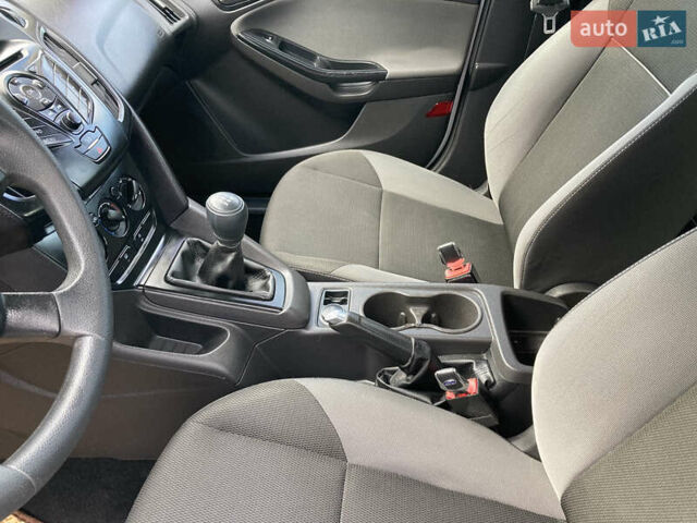 Форд Фокус 2014 в Одессе на Automoto.ua Белый Форд Фокус, объемом двигателя 1 л и пробегом 111 тыс. км за 4999 $, фото 14 на Automoto.ua