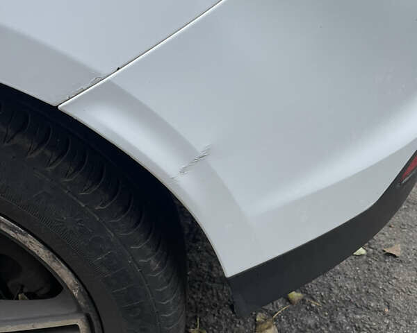 Белый Форд Фокус, объемом двигателя 1 л и пробегом 164 тыс. км за 5850 $, фото 12 на Automoto.ua