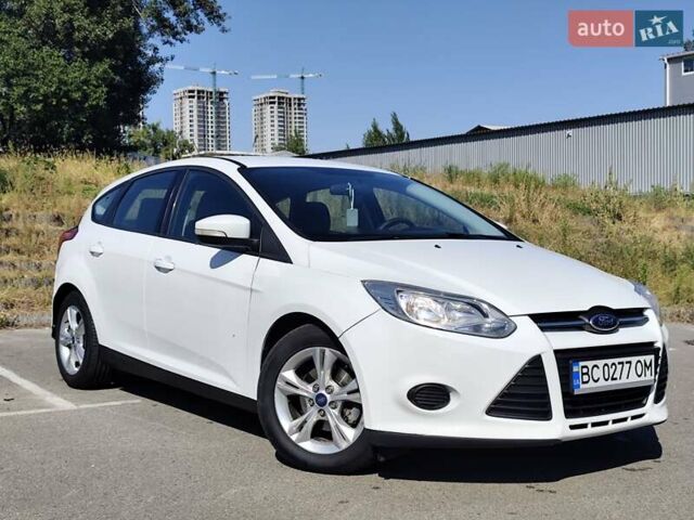 Белый Форд Фокус, объемом двигателя 2 л и пробегом 163 тыс. км за 7999 $, фото 2 на Automoto.ua