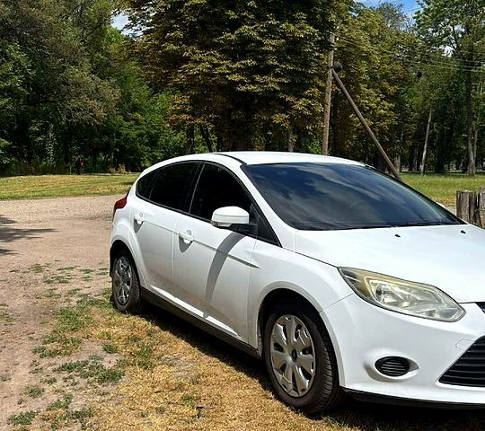 Білий Форд Фокус, об'ємом двигуна 1 л та пробігом 236 тис. км за 4500 $, фото 5 на Automoto.ua