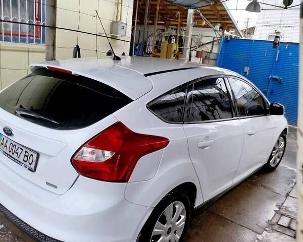 Белый Форд Фокус, объемом двигателя 1 л и пробегом 112 тыс. км за 5700 $, фото 4 на Automoto.ua