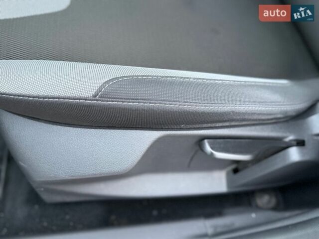 Білий Форд Фокус, об'ємом двигуна 1 л та пробігом 55 тис. км за 6900 $, фото 35 на Automoto.ua