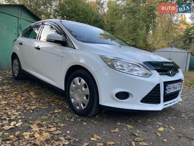 Форд Фокус 2014 в Одессе на Automoto.ua Белый Форд Фокус, объемом двигателя 1 л и пробегом 111 тыс. км за 4999 $, фото 2 на Automoto.ua