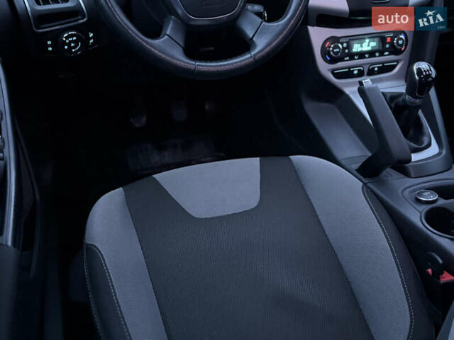 Білий Форд Фокус, об'ємом двигуна 1 л та пробігом 55 тис. км за 7900 $, фото 12 на Automoto.ua