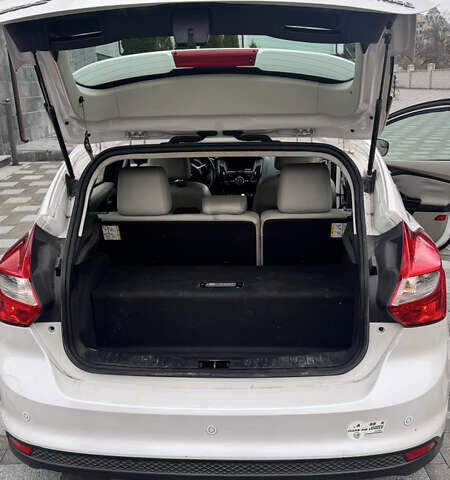 Білий Форд Фокус, об'ємом двигуна 0 л та пробігом 147 тис. км за 5600 $, фото 4 на Automoto.ua