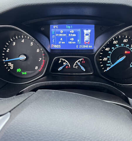 Белый Форд Фокус, объемом двигателя 2 л и пробегом 212 тыс. км за 8000 $, фото 12 на Automoto.ua