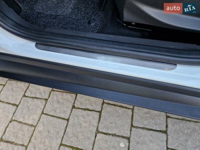 Білий Форд Фокус, об'ємом двигуна 0 л та пробігом 65 тис. км за 5999 $, фото 30 на Automoto.ua