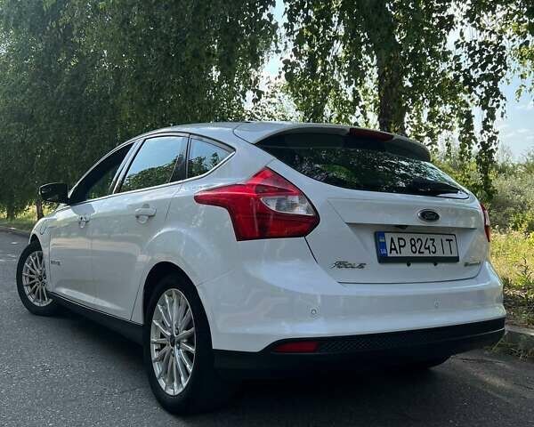 Белый Форд Фокус, объемом двигателя 0 л и пробегом 155 тыс. км за 6900 $, фото 5 на Automoto.ua
