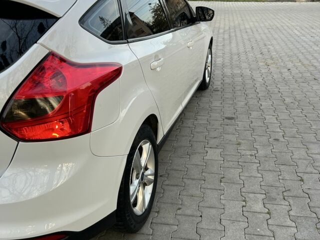 Белый Форд Фокус, объемом двигателя 2 л и пробегом 306 тыс. км за 6850 $, фото 3 на Automoto.ua