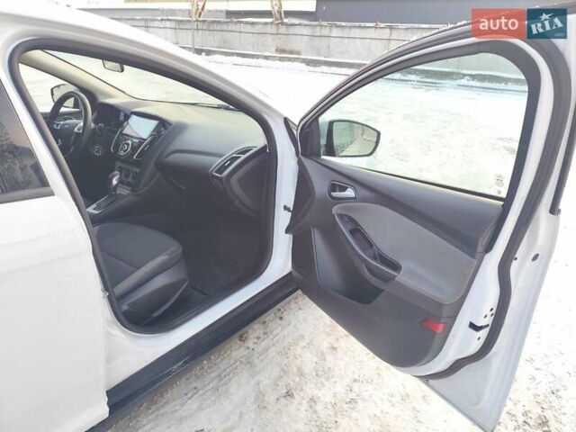 Білий Форд Фокус, об'ємом двигуна 2 л та пробігом 163 тис. км за 8500 $, фото 14 на Automoto.ua