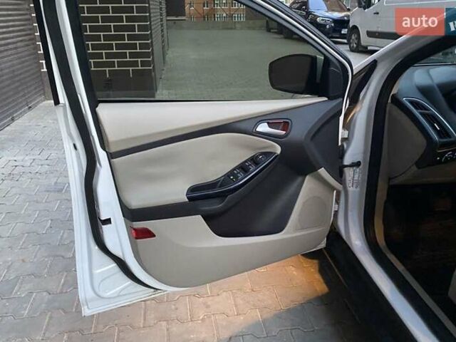 Белый Форд Фокус, объемом двигателя 0 л и пробегом 118 тыс. км за 7400 $, фото 12 на Automoto.ua