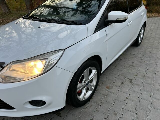 Белый Форд Фокус, объемом двигателя 2 л и пробегом 306 тыс. км за 6850 $, фото 6 на Automoto.ua