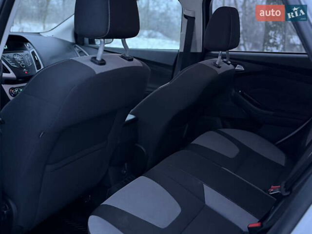 Білий Форд Фокус, об'ємом двигуна 1 л та пробігом 55 тис. км за 7900 $, фото 14 на Automoto.ua