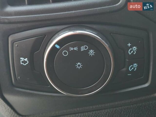 Білий Форд Фокус, об'ємом двигуна 2 л та пробігом 163 тис. км за 8500 $, фото 25 на Automoto.ua