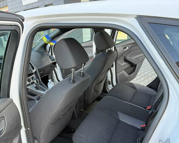 Білий Форд Фокус, об'ємом двигуна 2 л та пробігом 300 тис. км за 5300 $, фото 17 на Automoto.ua