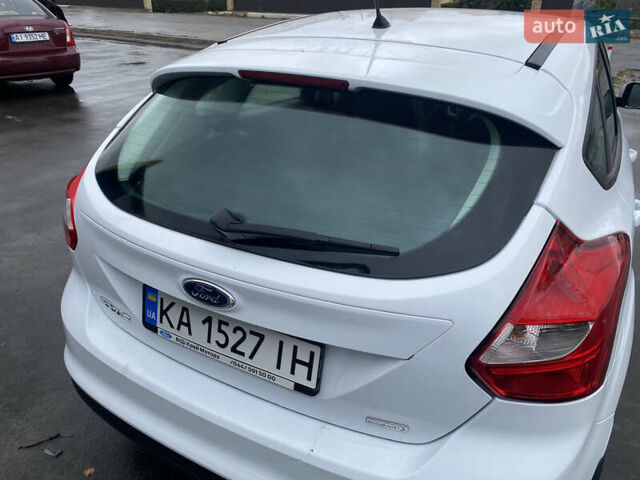 Белый Форд Фокус, объемом двигателя 1 л и пробегом 115 тыс. км за 8000 $, фото 3 на Automoto.ua