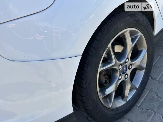 Белый Форд Фокус, объемом двигателя 2 л и пробегом 161 тыс. км за 8900 $, фото 5 на Automoto.ua